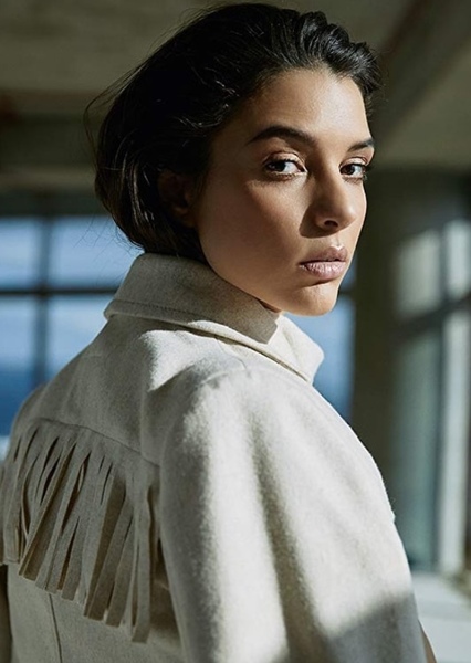 Damla Colbay photo