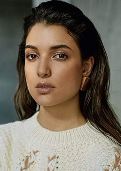 Damla Colbay photo