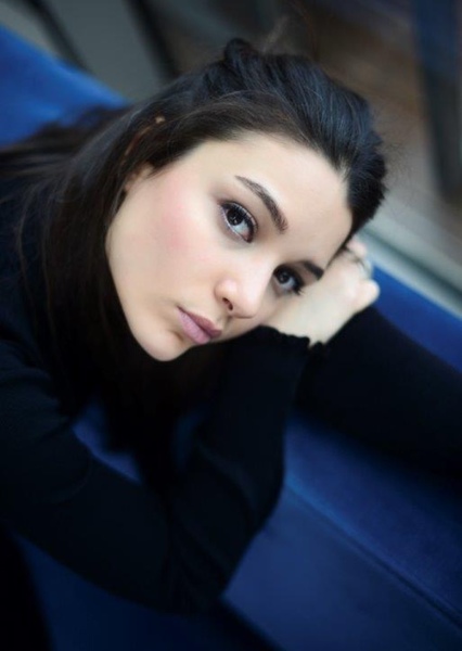 Damla Colbay photo