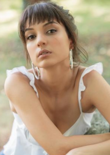 Damla Colbay photo