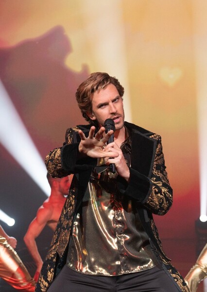 Dan Stevens photo