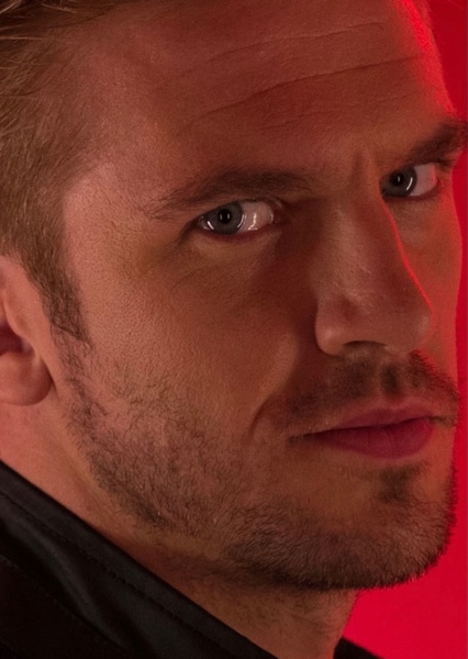 Dan Stevens photo