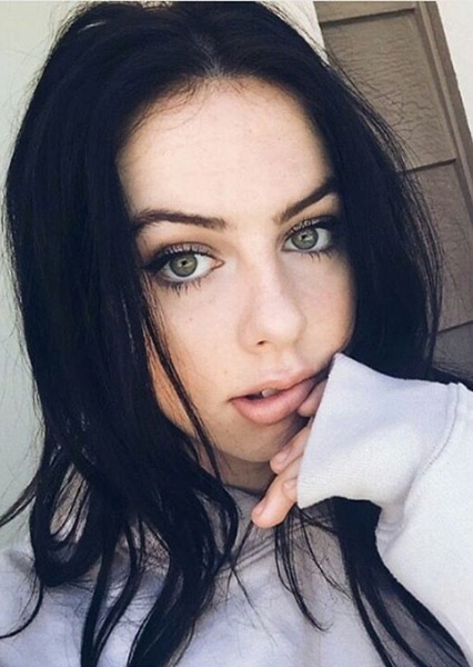Dani Cimorelli photo