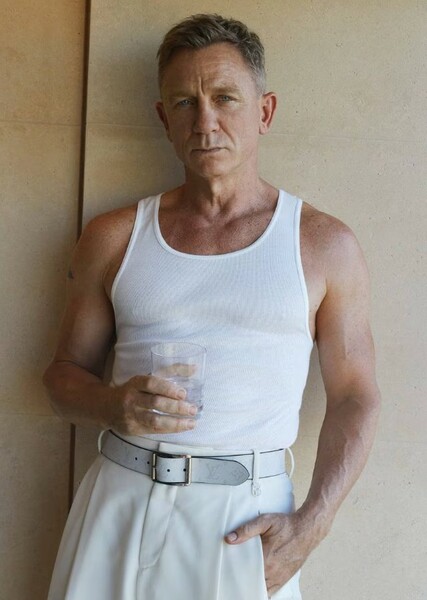 Daniel Craig photo