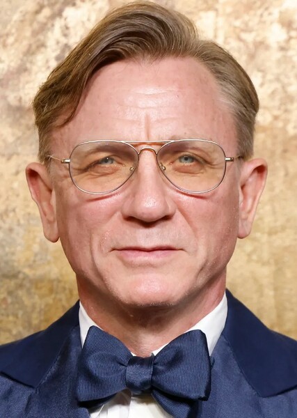 Daniel Craig