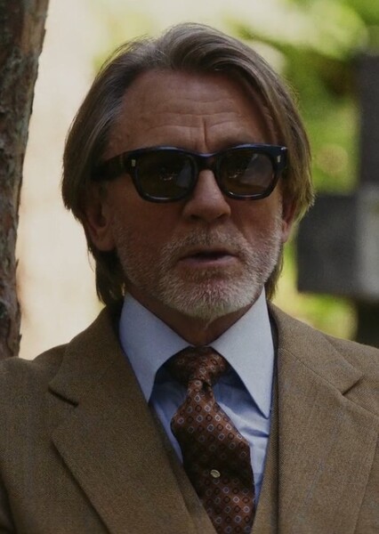 Daniel Craig