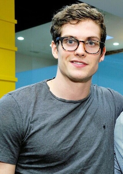 Daniel Sharman photo