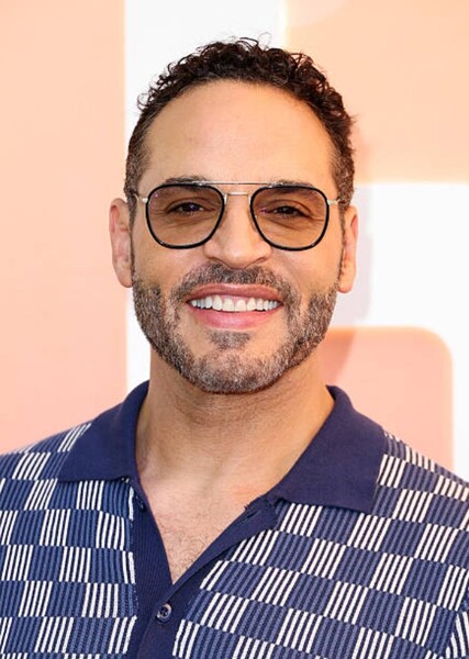 Daniel Sunjata photo