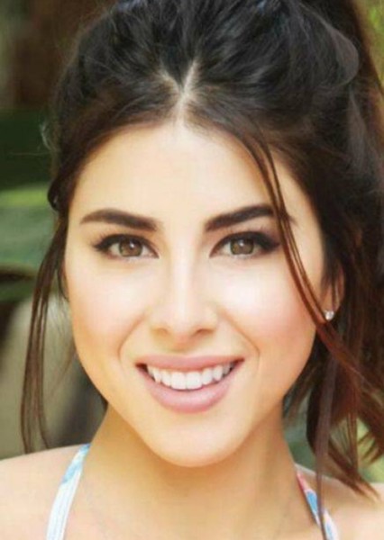 Daniella Monet