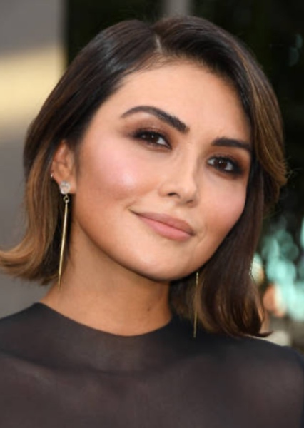Daniella Pineda