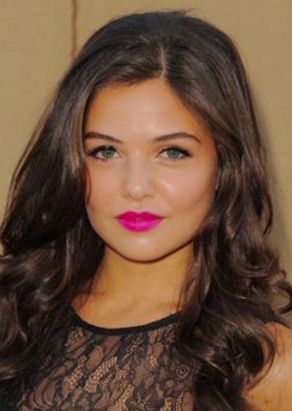 Danielle Campbell photo