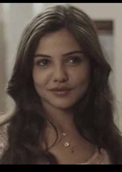 Danielle Campbell photo