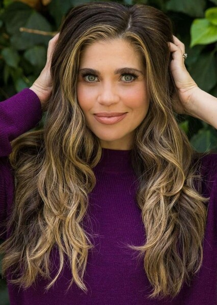 Danielle Fishel photo