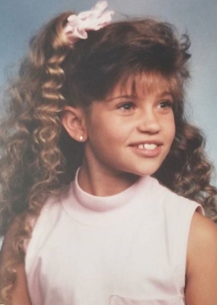 Danielle Fishel photo
