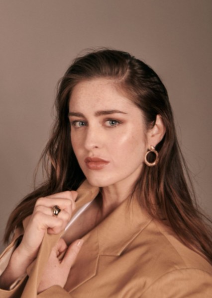 Danielle Galligan photo