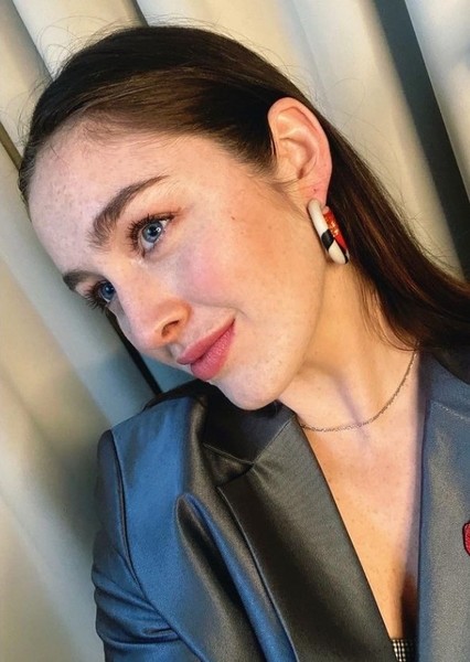 Danielle Galligan photo