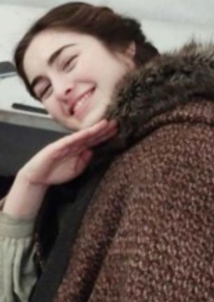Danielle Galligan photo