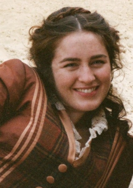 Danielle Galligan photo