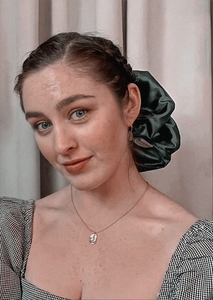 Danielle Galligan photo