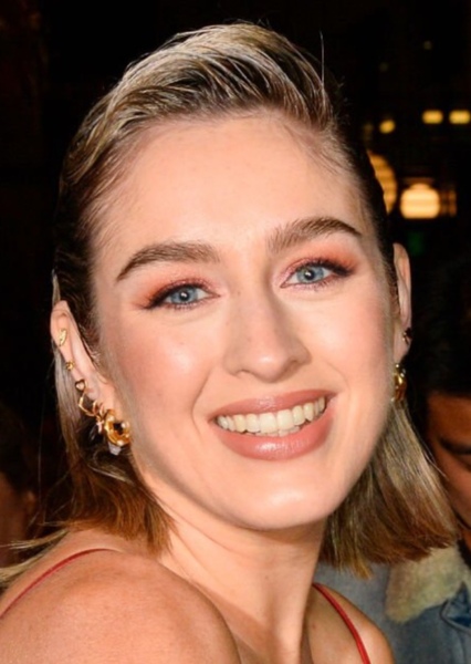 Danielle Galligan photo