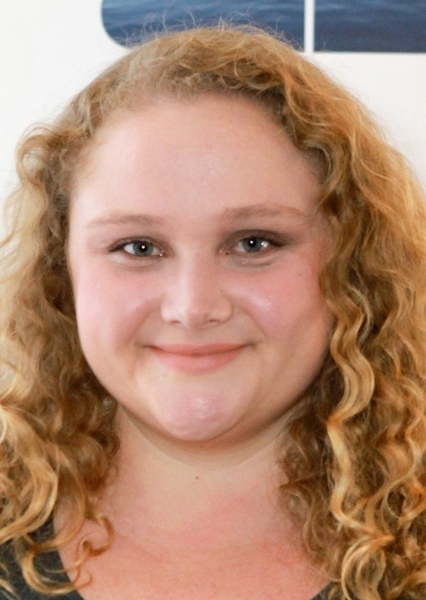Danielle Macdonald photo