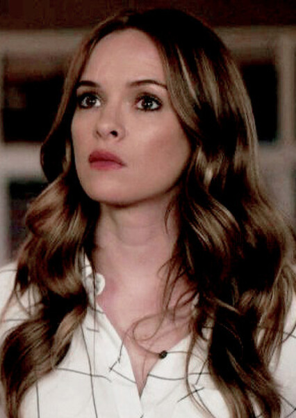 Danielle Panabaker photo