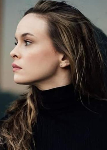 Danielle Panabaker photo