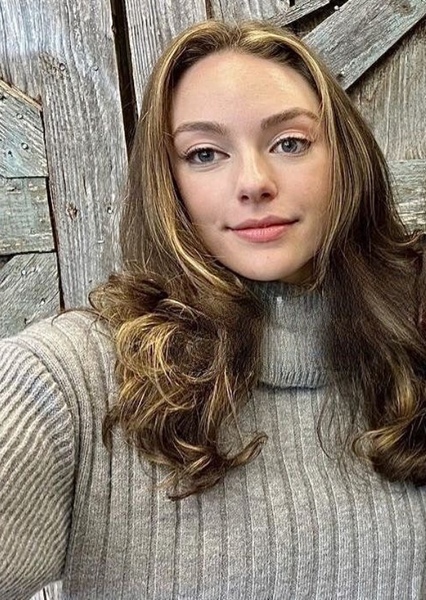 Danielle Rose Russell photo