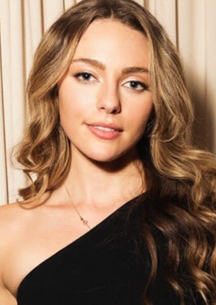 Danielle Rose Russell photo