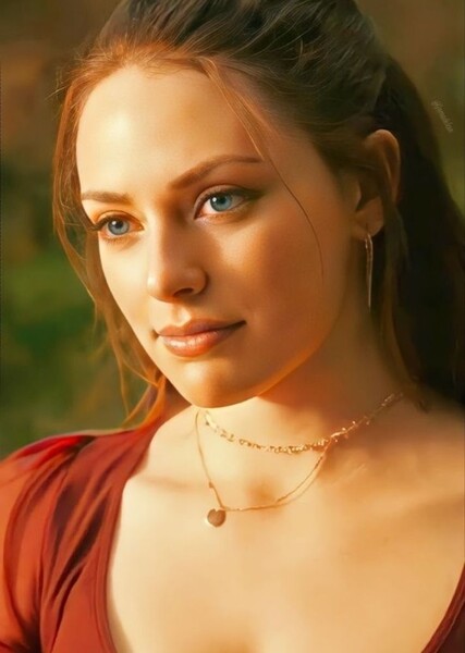 Danielle Rose Russell photo