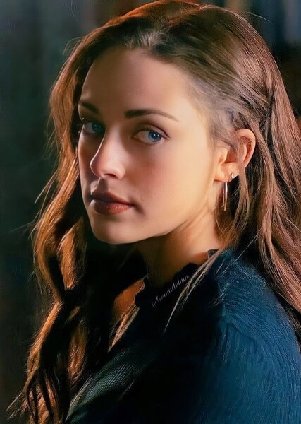 Danielle Rose Russell photo
