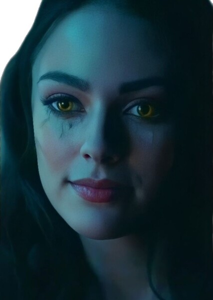 Danielle Rose Russell photo