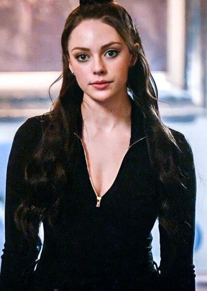 Danielle Rose Russell photo