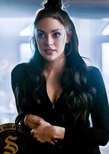 Danielle Rose Russell photo