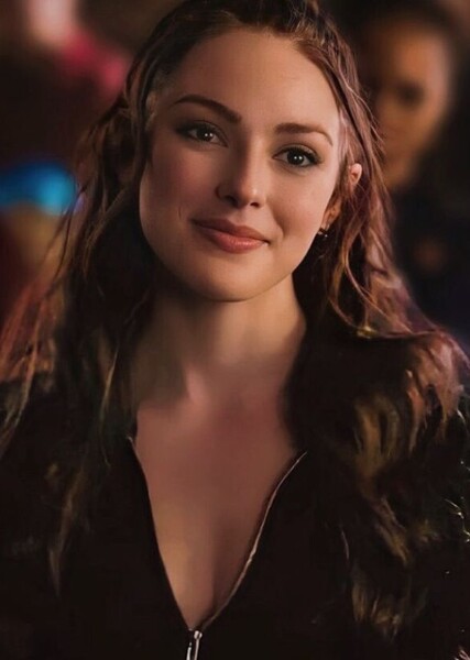 Danielle Rose Russell photo