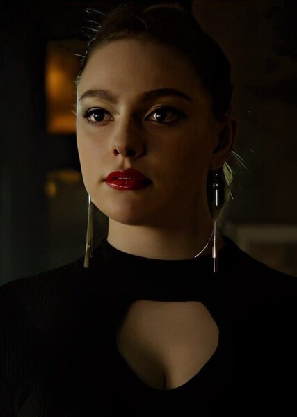 Danielle Rose Russell photo