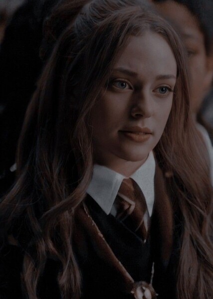 Danielle Rose Russell photo