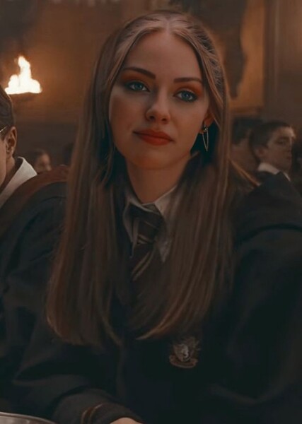 Danielle Rose Russell photo