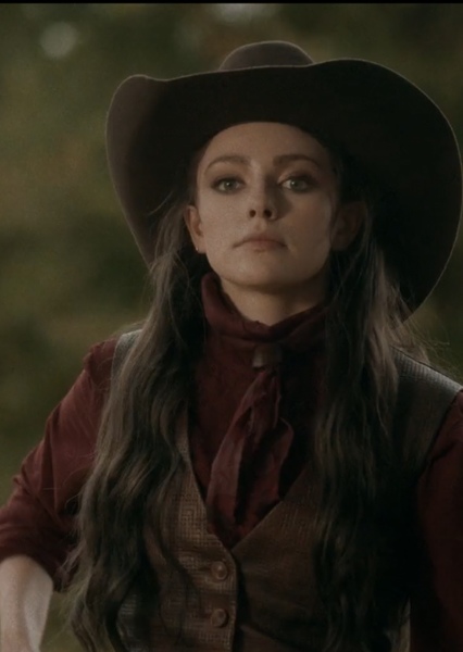 Danielle Rose Russell photo