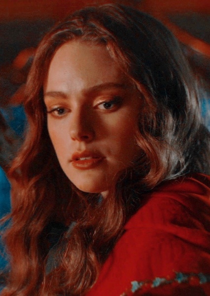 Danielle Rose Russell photo