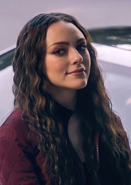Danielle Rose Russell photo