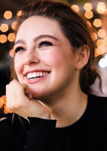 Danielle Rose Russell photo