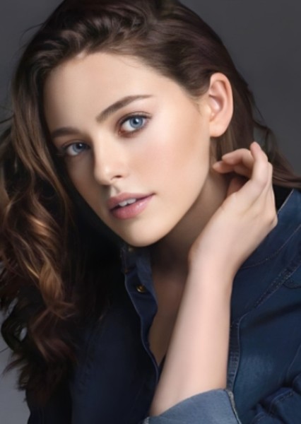 Danielle Rose Russell photo
