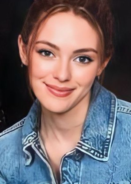 Danielle Rose Russell photo