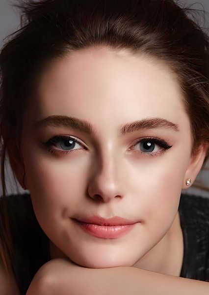 Danielle Rose Russell photo