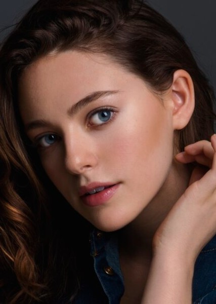 Danielle Rose Russell photo
