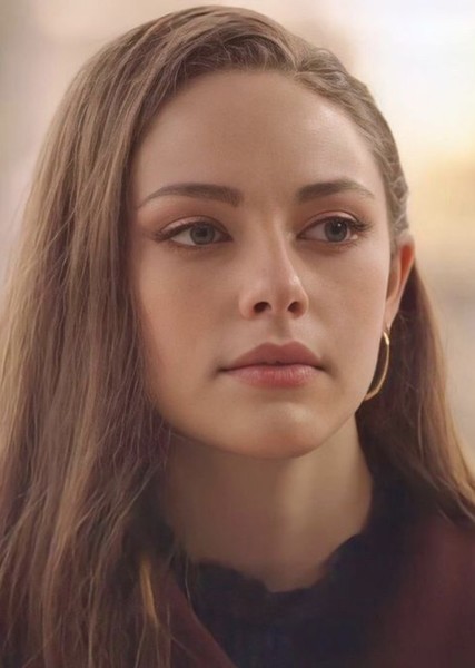 Danielle Rose Russell photo
