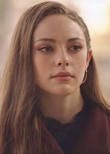 Danielle Rose Russell photo