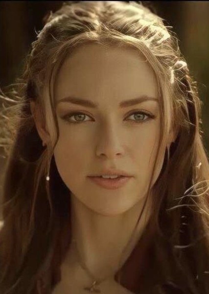 Danielle Rose Russell photo