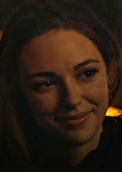 Danielle Rose Russell photo